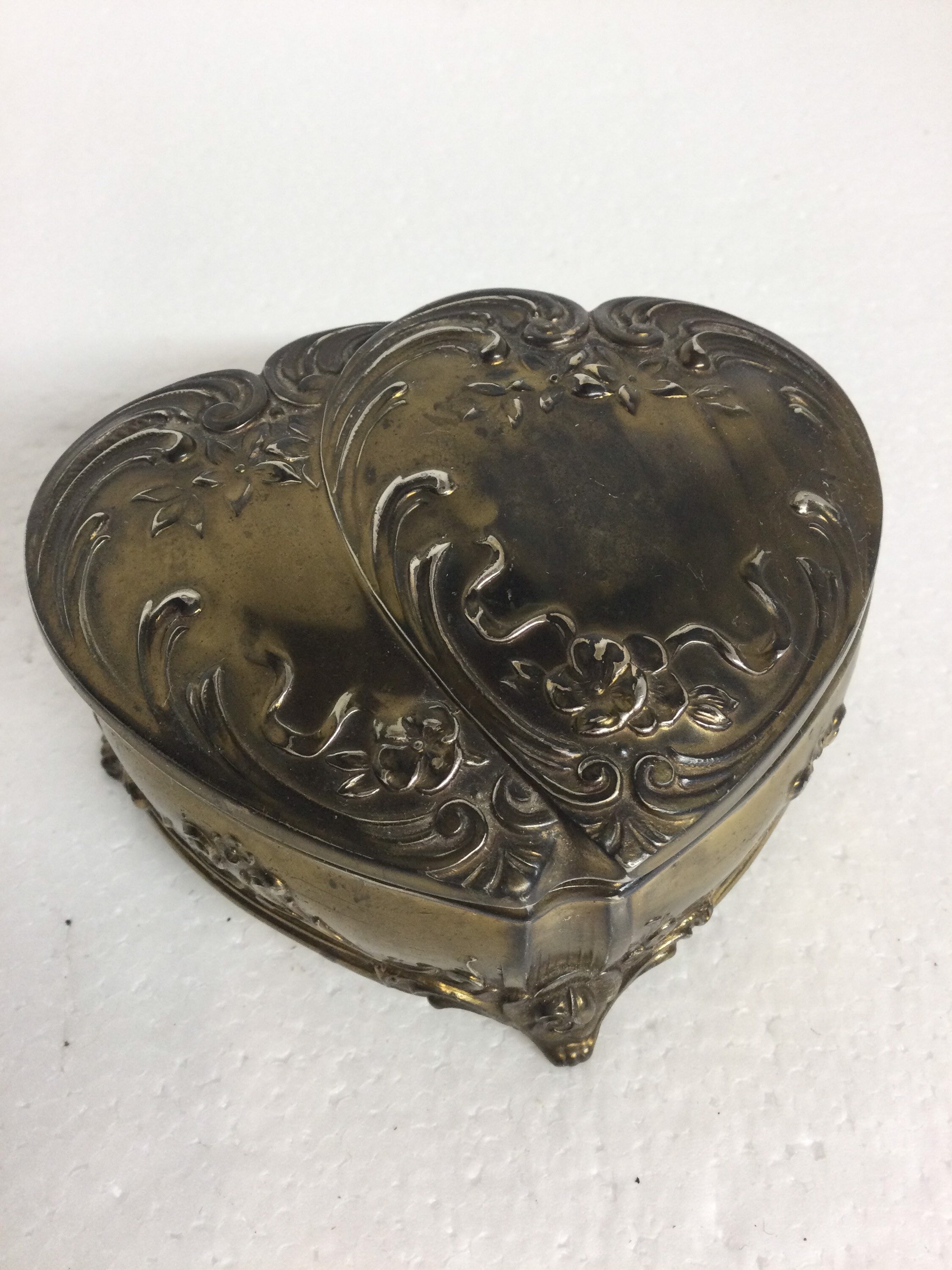 Vintage Gold Tone Heart Shape Jewelry/trinket Box Art Nouveau