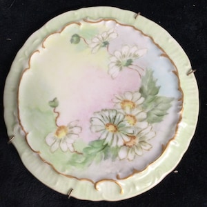 Vintage Trivet Hand Painted Signed & Dated 1963 Daisy’s over Green and Pink Pastels