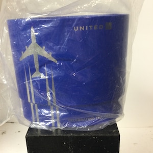 United Airlines Celebrating 747 Last Flight Amenity Kit Light Blue Tin NOS