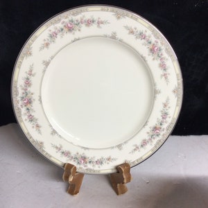 Vintage Noritake Bone China Shenandoah 9729 Dinner Plate 10.5” Vintage Yellow Rim