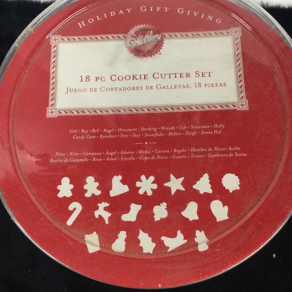 Wilton 18 Piece Christmas Cookie Cutter Set