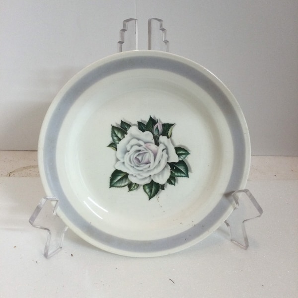 Homer Laughlin Nautilus Eggshell White Rose Gray Band Bread Plate 6.25” D50 N 5