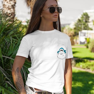 Hohe Meere und Palmen - Shark Pocket HSPT White Tee