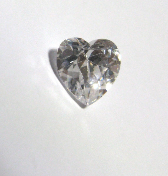 Heart shaped hotsell cubic zirconia stone