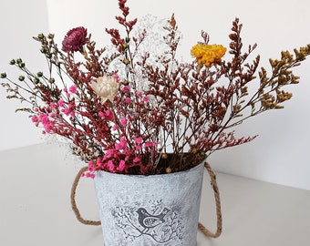 Natural Dried Preserved Hanging Flowers Bouquet, Vintage Metal Pail Hanging Pot, Wall Planters Haning Decoration, Garden Wall Flower