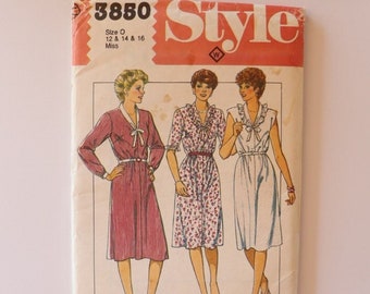 3850 Style Pattern Womens Pullover Dress Size 12, 14, 16 - Vintage Paper Sewing Pattern, uncut