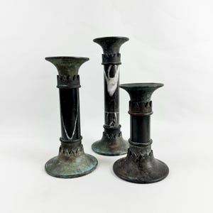 Set di 3 portacandele in bronzo e marmo gotici vintage - Candelieri antichi, decorazioni Dark Academia, accenti per la casa in stile gotico vittoriano immagine 2
