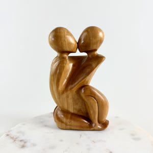 Vintage Hand-Carved Wooden Lovers Sculpture: Abstract Romantic Art