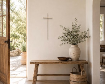 Cruz de parede vintage em latão, crucifixo brutalista moderno de meados do século XX, decoração religiosa minimalista feita à mão.