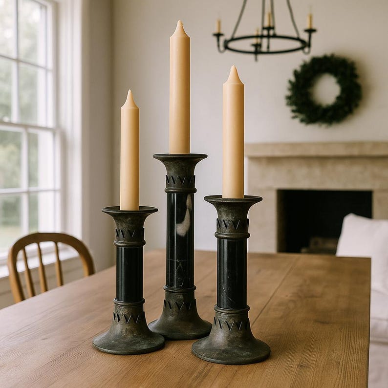 Set di 3 portacandele in bronzo e marmo gotici vintage - Candelieri antichi, decorazioni Dark Academia, accenti per la casa in stile gotico vittoriano immagine 1