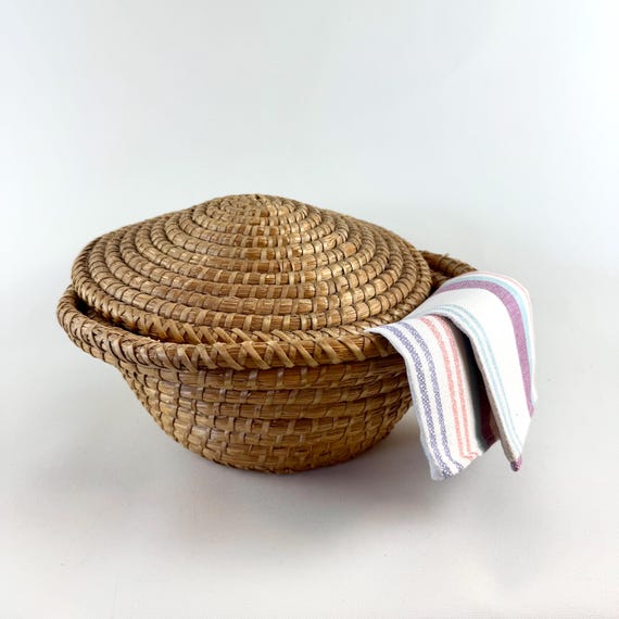 ヴィンテージ フランス製 編み込み ブレッドバスケット 蓋付き - 素朴