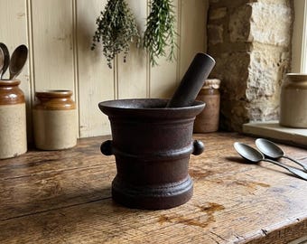 Antiker Gusseisen-Mörser und Stößel, Apothekermörser aus dem 19