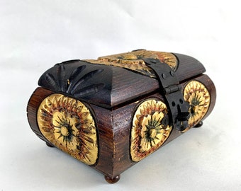 Rustic Wooden Folk Art Box: Bohemian Decor and Vintage Storage Solution