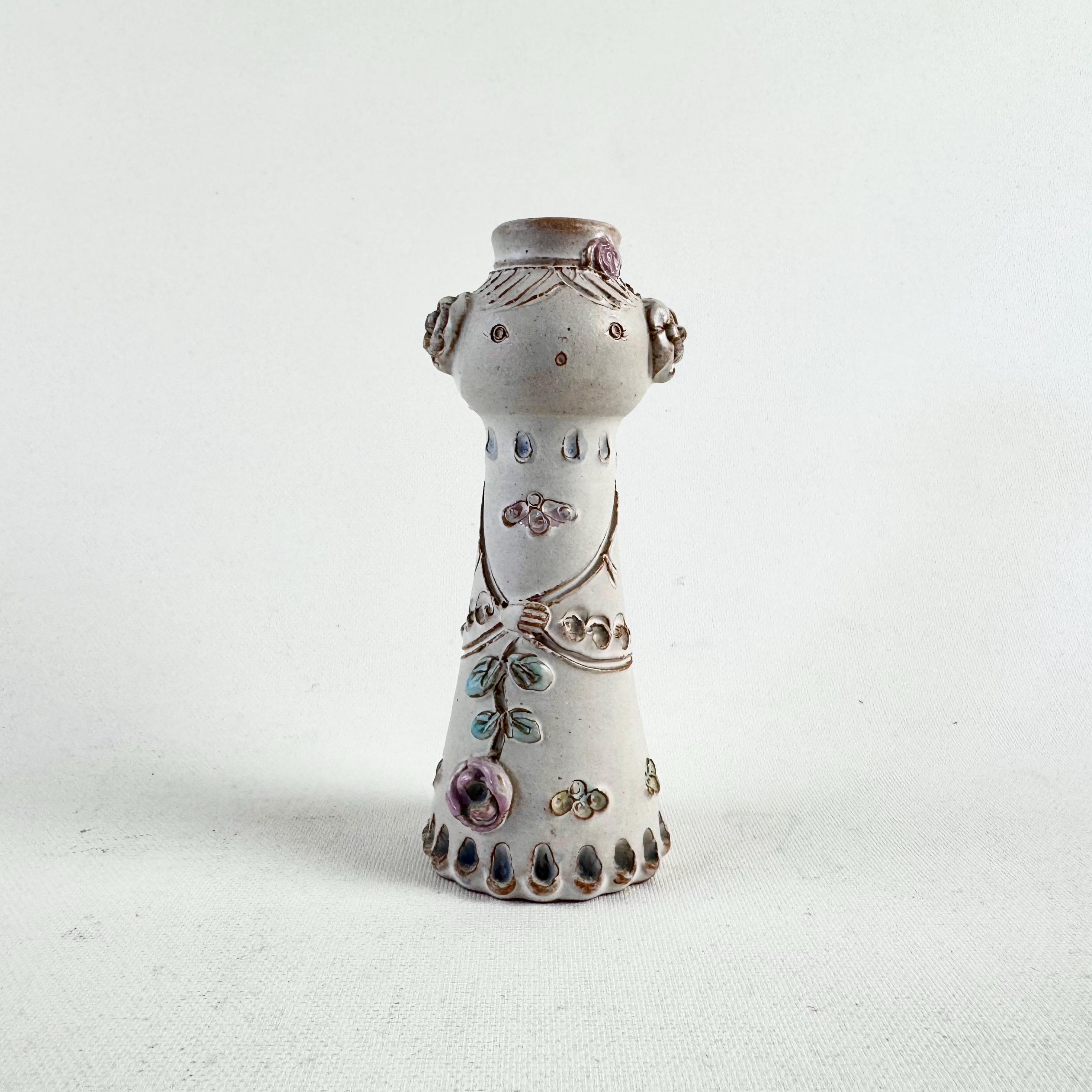 ハンガリーのヴィンテージ陶器製少女置物（Győrbíró Enikő作 
