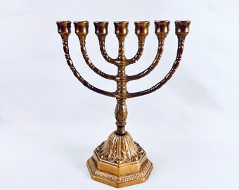 Menorah vintage en laiton - Symbole de tradition et d'élégance pour la décoration intérieure | 22 cm de hauteur | Idée cadeau parfaite !