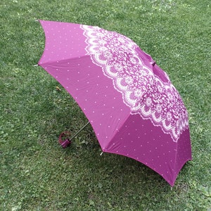 Vintage mechanische paraplu / retro roze dames nylon parasol jaren '80 / bloemmotief paraplu met plastic handvat / Sovjet-accessoires afbeelding 8