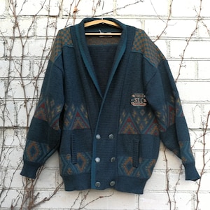 Oversize 90's Retro męska kurtka. Miękka dzianinowa kurtka swetrowa. Ciemnoniebieska kurtka casualowa. Retro jesienna marynarka. Gruby sweter z dzianiny grunge