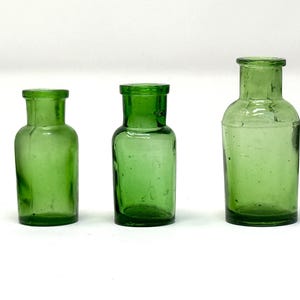 Tiny Antique Apothecary Bottles, Vintage Homeopathic Bottle, Green Glass Bottle, Antique Bottles, Medicine bottles, Potion Bottle, bud vase
