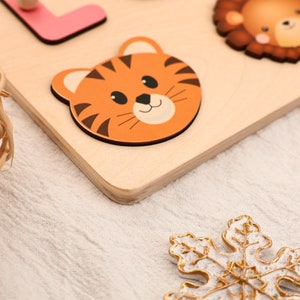 Tiere Personalisierte Busy Board Puzzles zum Lernen und Spielen,kundenspezifisches hölzernes Babynamen-Puzzle,Montessori-Kleinkindspielzeug,Baby-Jungen-Mädchen-Geschenke Bild 7