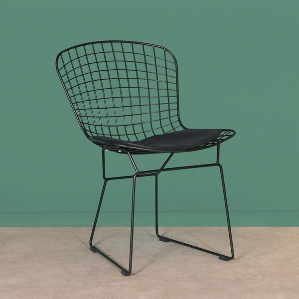 Chaise de salle à manger noire en treillis métallique de style industriel contemporain avec coussin d'assise