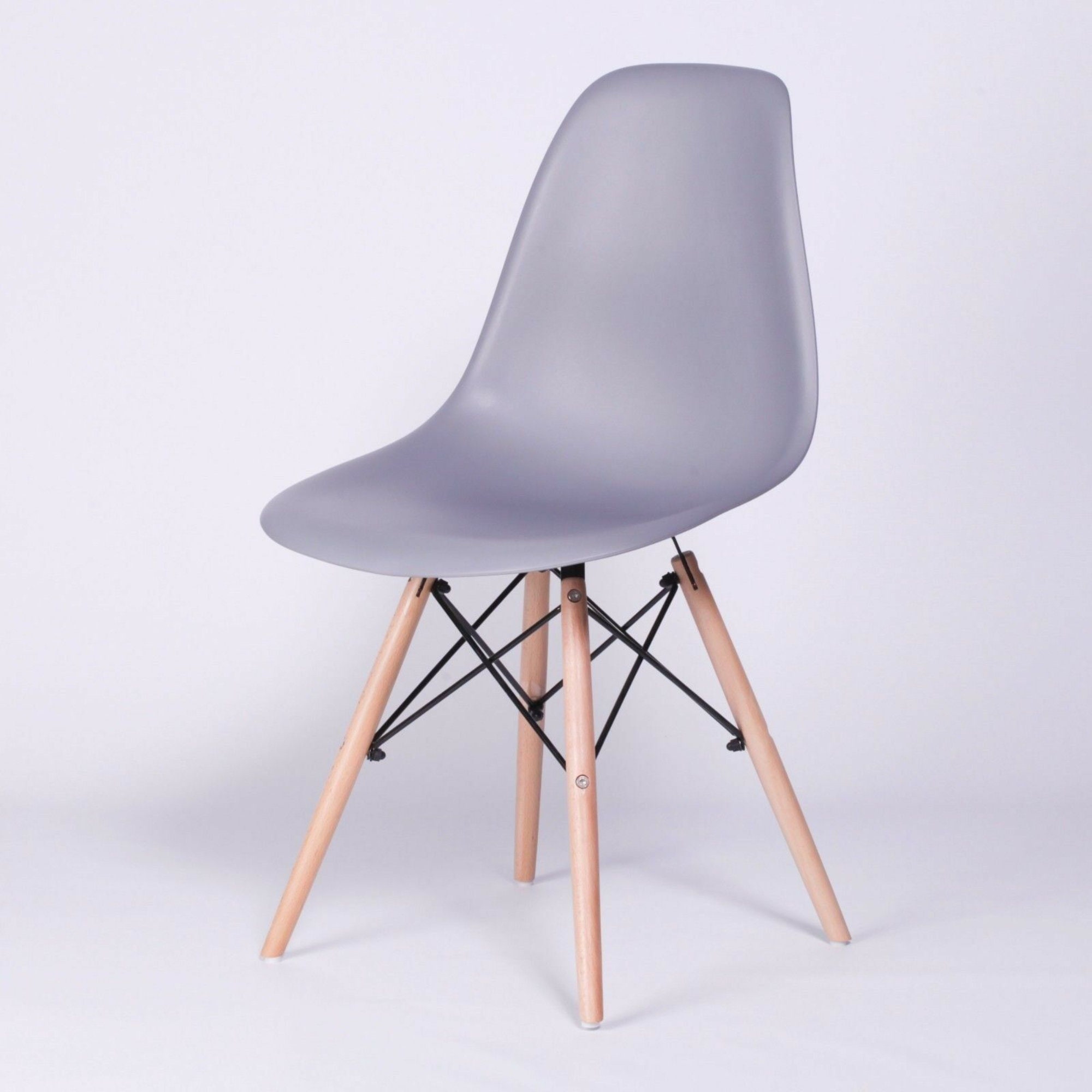 Grey plastic chair with wooden legs deals