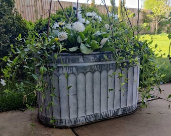 Jardinière d'extérieur à motif arqué en métal galvanisé de style rustique vintage