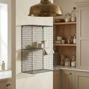 Industrieller Metalldraht 2 - 3-Tier-Schwarz-Regalregal-Gestell-Weinlese-Korb-an der Wand befestigt