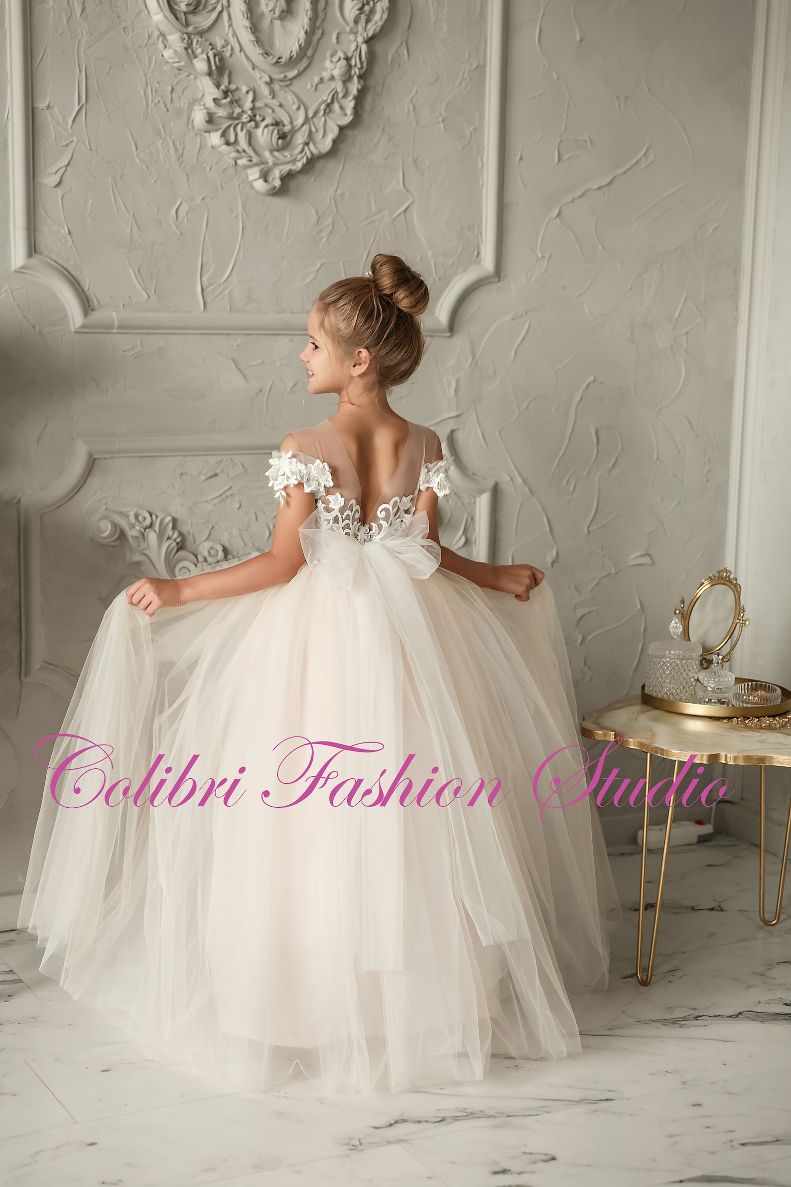 Cute Lace Top Tulle Nude Lovely Flower Girl Dresses main image 0