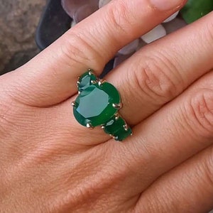 Anello con smeraldo, anelli con pietre preziose, anelli vintage, anello di fidanzamento, anello in argento, gioielli in argento, anello per ragazze, anello da donna, pietra preziosa