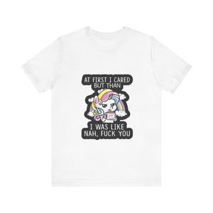 Maglietta grafica con unicorno divertente, maglietta casual, regalo per gli amici, maglietta statement, regalo unico per compleanni, amanti degli unicorni