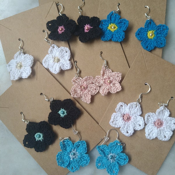 petites fleurs au crochet - boucles d'oreilles