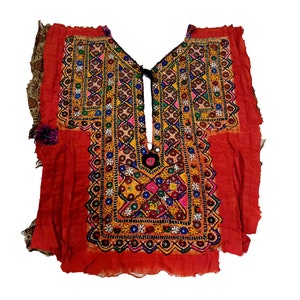 Vintage Banjara Yoke: Hand Gestickter Boho Patch