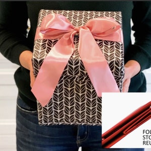 8&quot;Black And White Tulip Collapsible Reusable Gift Box