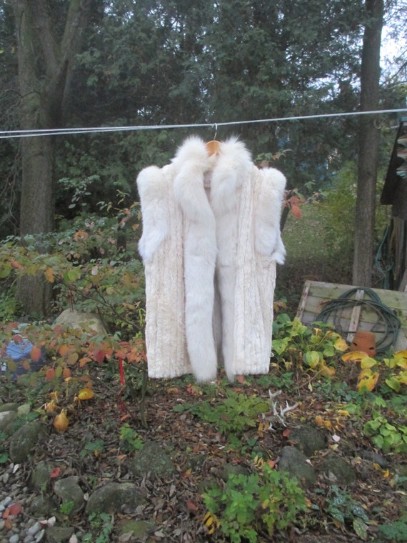 Luxurious Vintage White Fur Vest