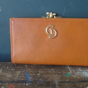 Portefeuille en cuir brun ocre Terre de sienne avec cadenas Kiss - Fabriqué au Canada