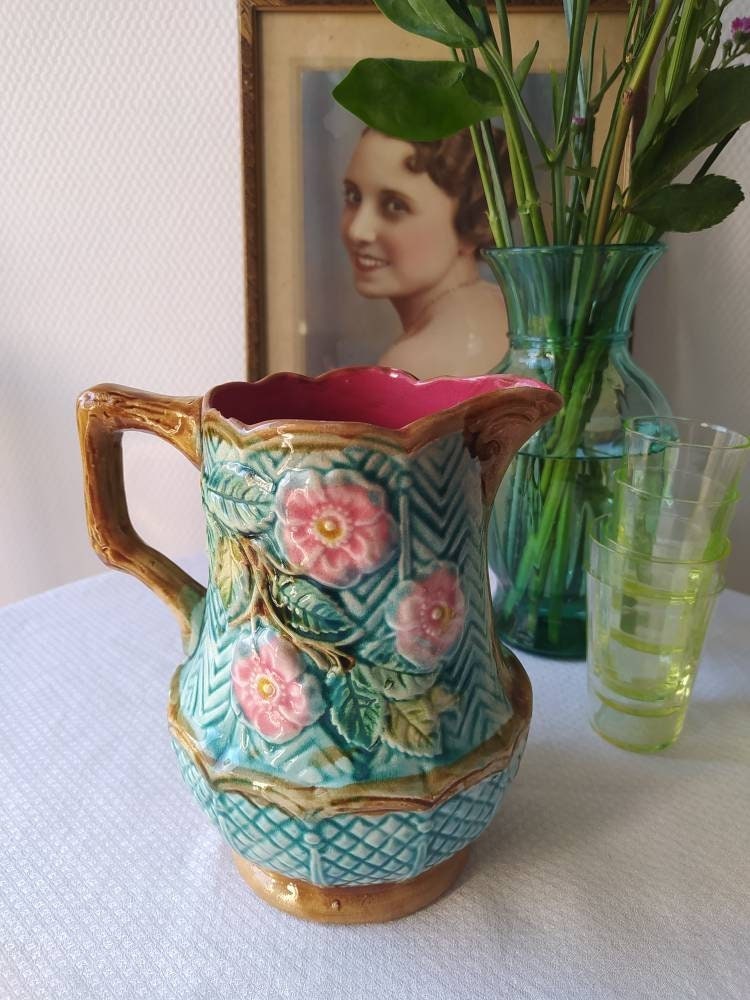 Pichet en Faience d'onnaing, Art Nouveau , Modèle Eglantine Blanche | Rose, Numéro de Moule 392