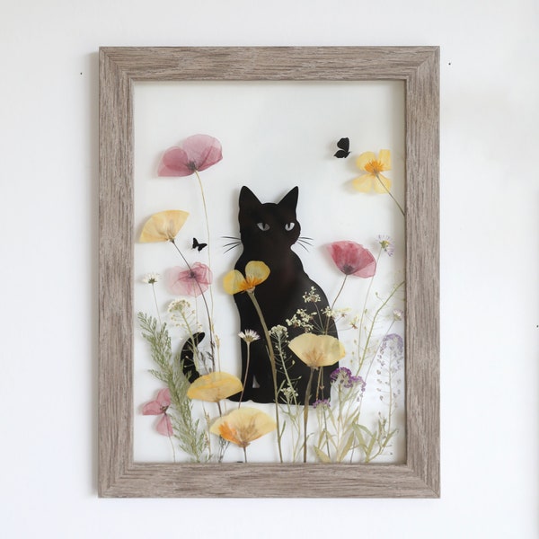 Tableau chat noir et fleurs des champs, décoration transparente (entre 2 verres) de coquelicots dans son cadre bois gris, création unique