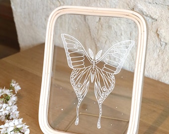 Moth rattan frame to place, white paper cut between 2 glasses, a handmade nature and boho gift, artisanal creation