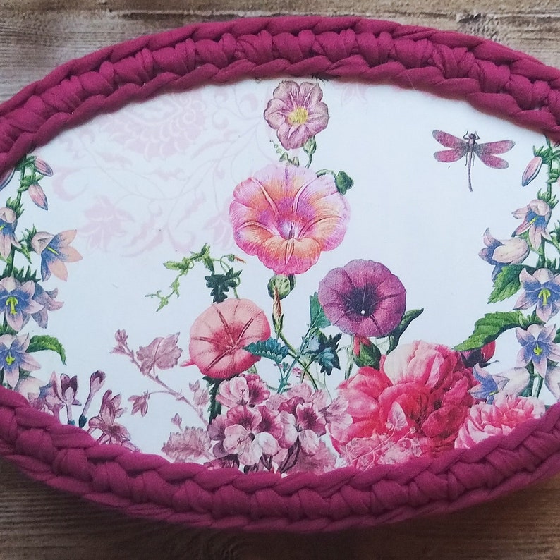 Casket for jewelry. Box with a lid Storage box Decorative storage box with flowers