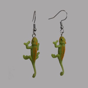 FUN GECKO Dangle Earrings CUTE Earrings Animal Earrings Lizard Charm Drop Earrings 316L Surgical Stainless Steel Hooks Geico Funtime Jewelry