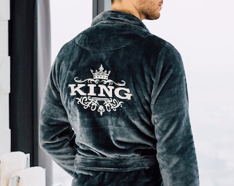 Peignoir Homme Personnalisé Brodé – Nom Ou Texte Au Choix, 100% Coton Éponge Doux (Bleu, S/M Ou L/XL)