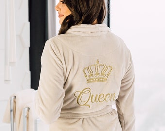 Roupão Bege Personalizado: Rainha Bordada, Roupão de Inverno Plush