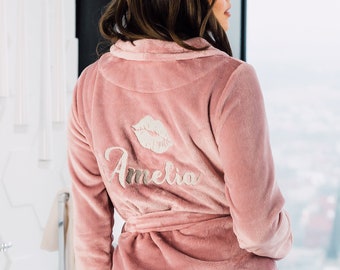 Roupão de pelúcia personalizado: robe de inverno bordado rosa sujo