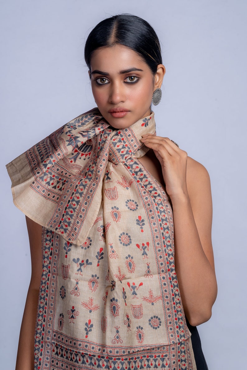 Exquisite Kantha Silk Stole Handcrafted Elegance for Every Occasion, handcrafted silk stole, versatile fashion statement, luxurious silk image 3