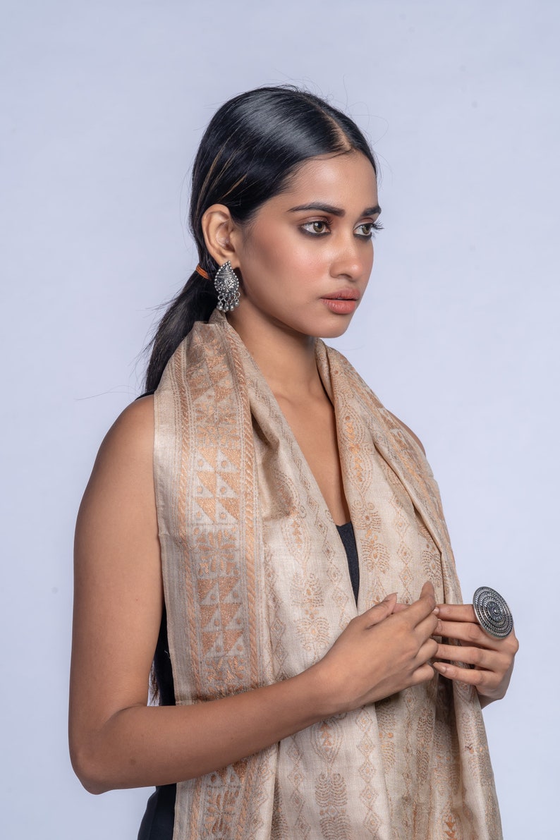 Exquisite Kantha Silk Stole Handcrafted Elegance for Every Occasion, handcrafted silk stole, versatile fashion statement, luxurious silk image 4