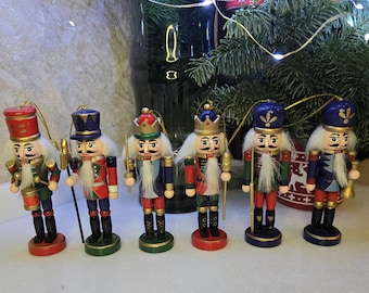Christmas Nutcracker Set – Royal Nutcracker Soldiers with Festive Colorful Outfits by Wizardi F07M14-6-N01617