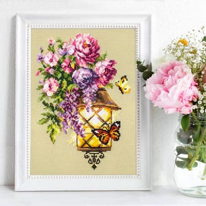 Light of Hope - Counted Cross-Stitch Kit. Floral Pattern on Aida 14 Count Canvas. Flowers Embroidery Kit by Magic Needle 100-041