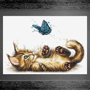 Brown Cat with Butterfly Cross stitch kit. Kitten Cross Stitch Pattern with Floss. Cross-stitch kit on Aida 16 count canvas. Luca-s B7013L