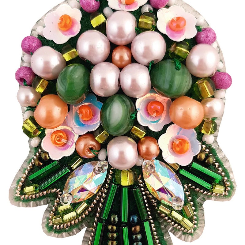 Elevate Your Style with the Ultimate Brooch Bouquet Kit