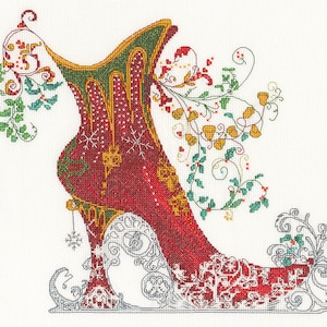 Kit de punto de cruz contado sobre lienzo Aida de 16 hilos - Yuletide. Zapato navideño en punto de cruz. Patrón de zapato en punto de cruz de Bothy Threads XSK15